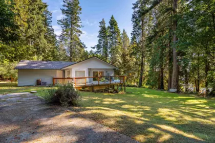 Hot Tub / Spa Photo of 75 Larson Road, Gibsons, BC