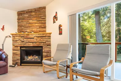 Kitchen Island Photo of 75 Larson Road, Gibsons, BC