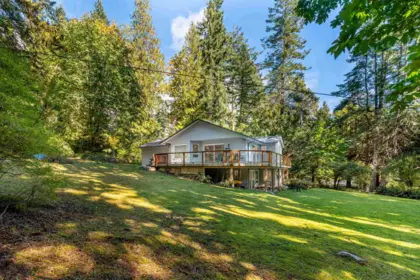 Outdoor Kitchen Photo of 75 Larson Road, Gibsons, BC